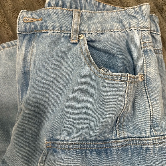 Forever 21 Wide Leg Double Pocket Cargo Jeans. Size 31 - Picture 3 of 9